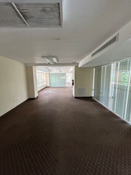 More Photos Of 215-45 Northern Blvd, Bayside General Retail For Sale