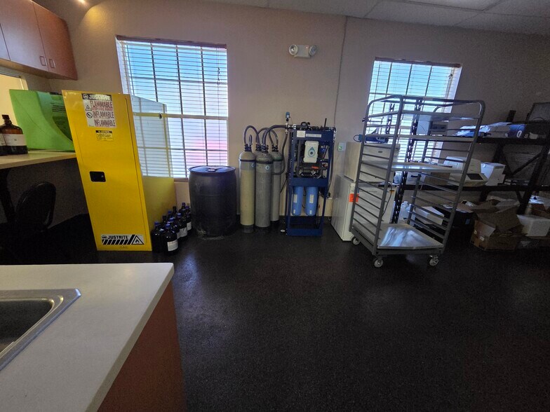 More Photos Of 1070-1072 E Brandon Blvd, Brandon Medical For Lease