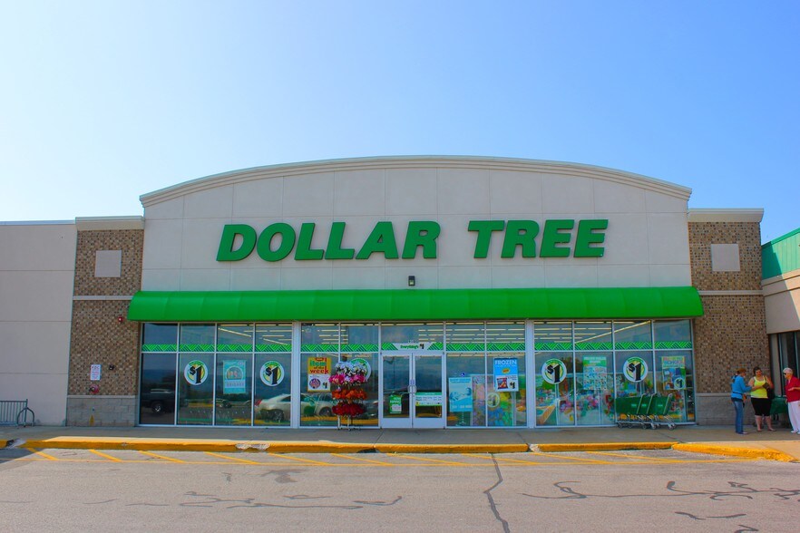 More Photos Of 910 S Spring St, Petoskey Storefront For Lease