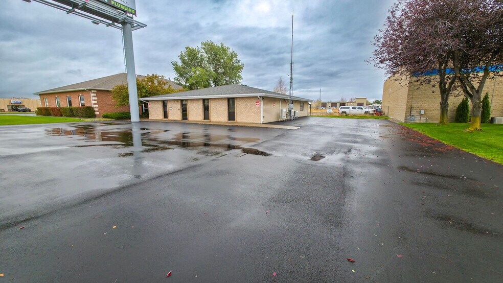 More Photos Of 1190 Lincoln Rd, Idaho Falls Office For Sale