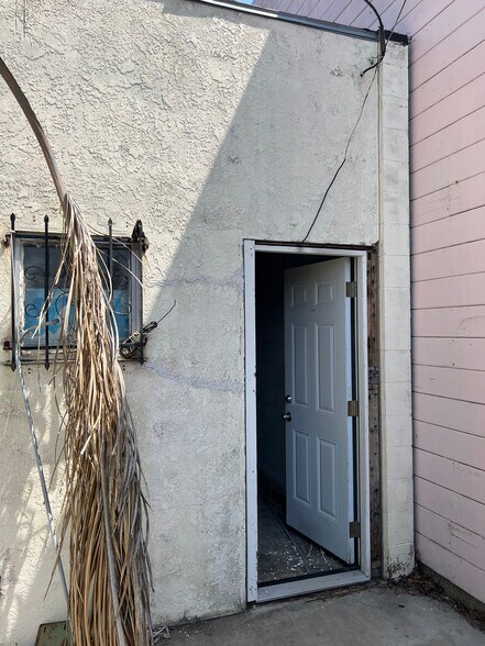 More Photos Of 9609-9611 International Blvd, Oakland Storefront For Sale