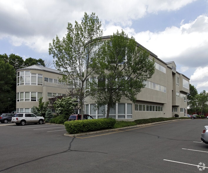 More Photos Of 860 Wyckoff Ave, Mahwah Medical For Lease