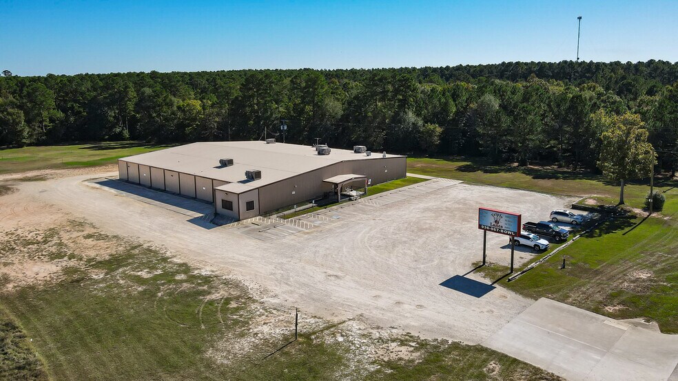 Primary Photo Of 6900 US Highway 190 W, Livingston Bowling Alley For Sale
