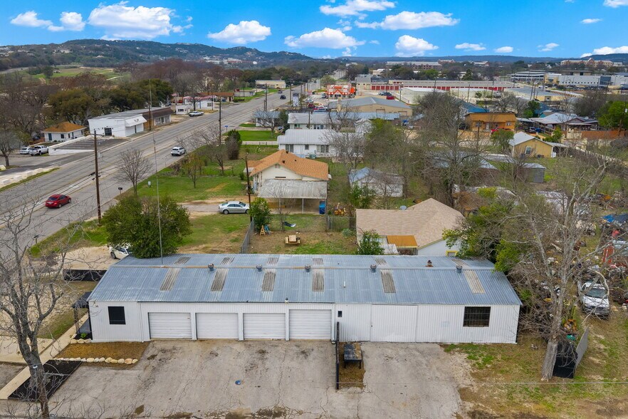 More Photos Of 2610 Memorial Blvd, Kerrville Industrial For Sale