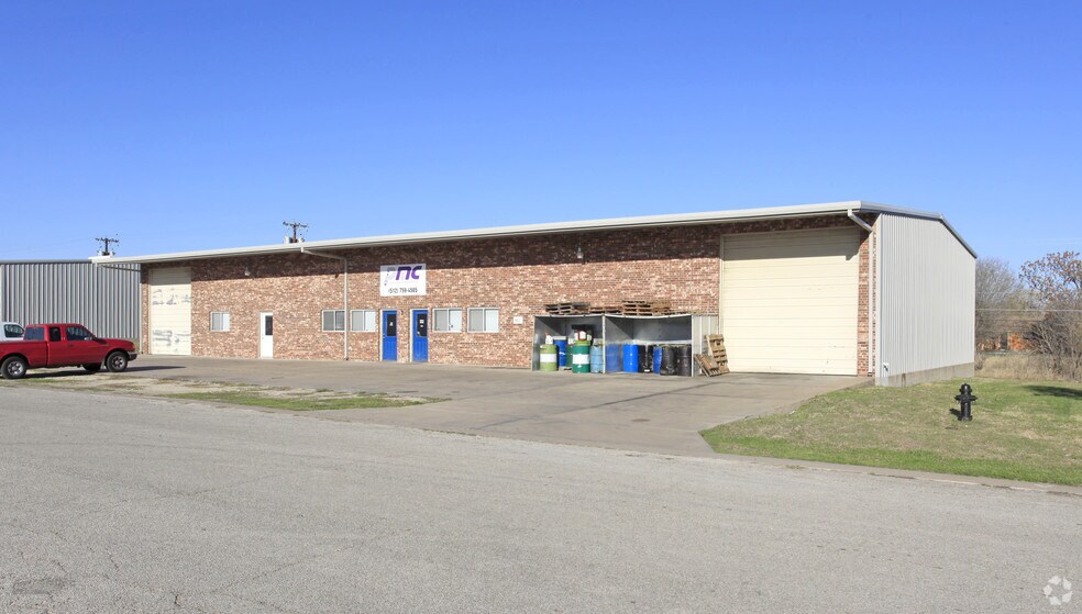 Primary Photo Of 812 Tradesmens Park Loop, Hutto Light Manufacturing For Lease