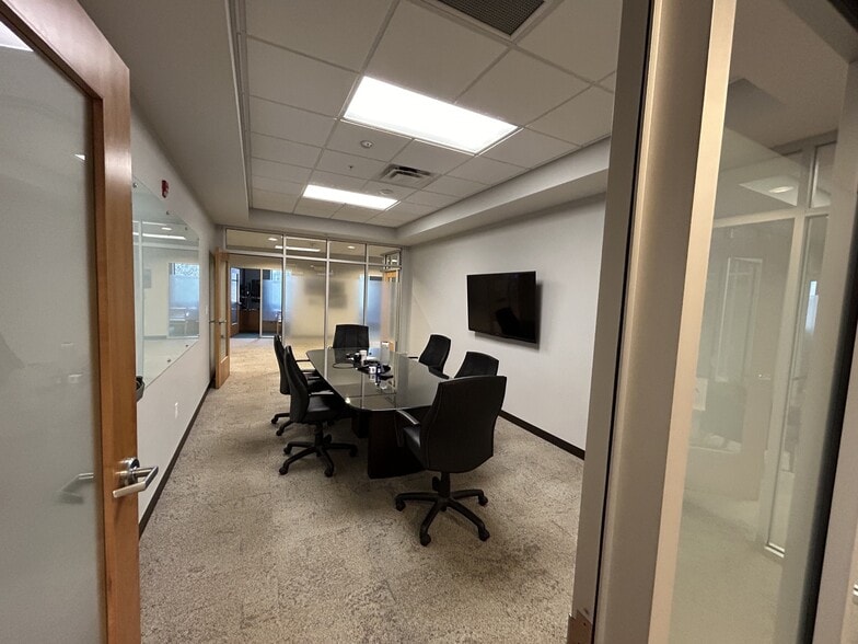 More Photos Of 625 S Main St, Zionsville Office For Sale