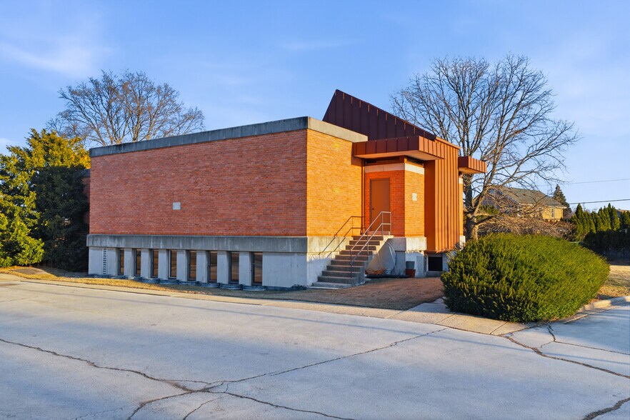 More Photos Of 8450 N Shermer Rd, Niles Religious Facility For Sale