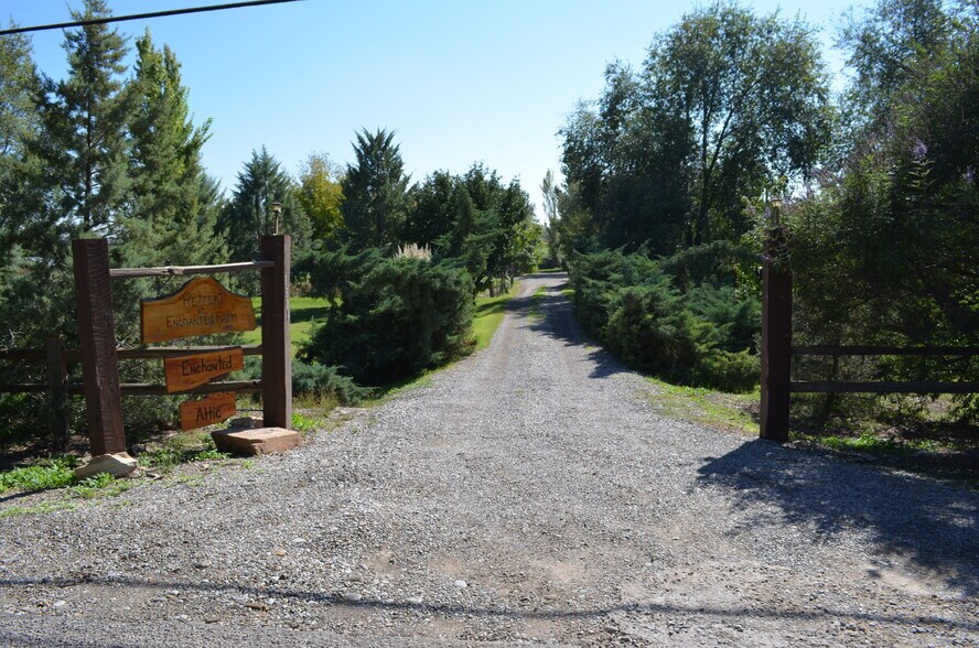 More Photos Of 1804 E College Blvd, Roswell General Retail For Sale