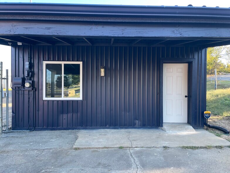 More Photos Of 7447 W 78th St, Tulsa Office For Lease