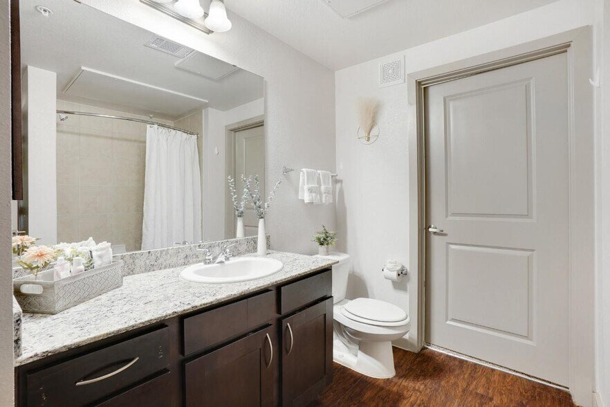 More Photos Of 1601 E Debbie Ln, Mansfield Apartments For Lease