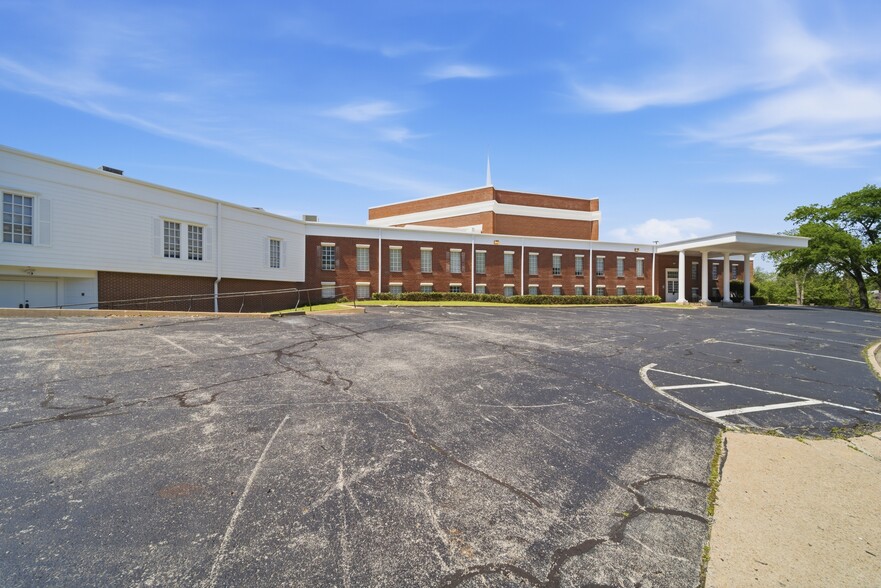More Photos Of 7100 E 31st St, Tulsa Religious Facility For Sale