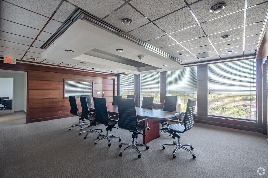 More Photos Of 8751 W Broward Blvd, Plantation Office For Sale