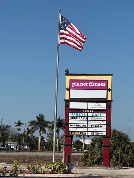 More Photos Of 18011 S Tamiami Trl, Fort Myers Unknown For Lease