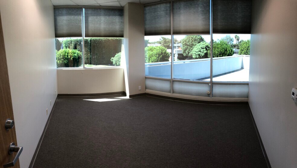 More Photos Of 4351 Latham St, Riverside Office For Lease