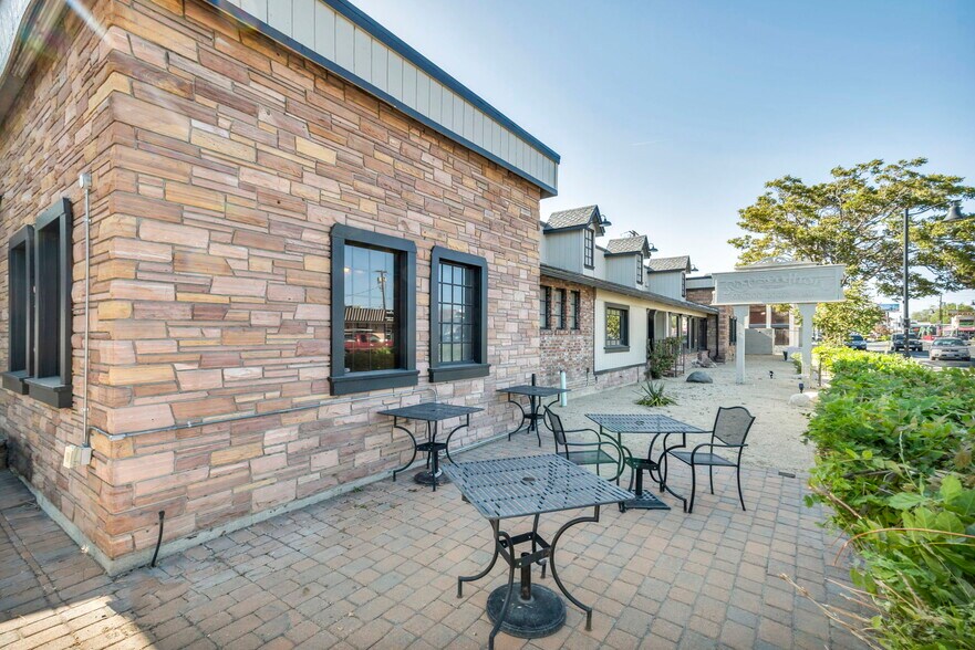 More Photos Of 1555 S Wells Ave, Reno Restaurant For Sale
