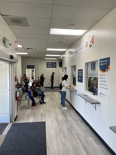 More Photos Of 10215 Stobaugh St, Lamont Office For Sale