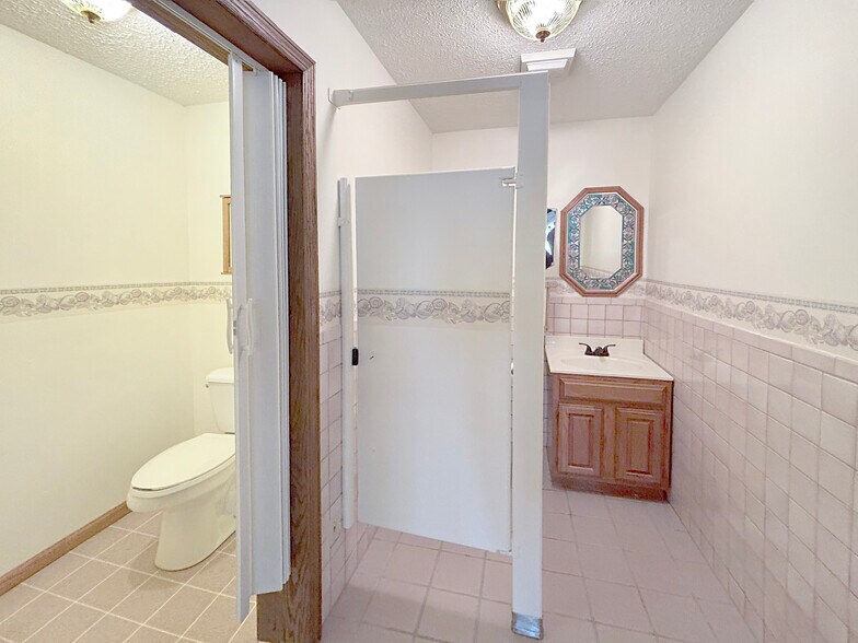 More Photos Of 2625 Industrial Dr, Bedford Religious Facility For Sale