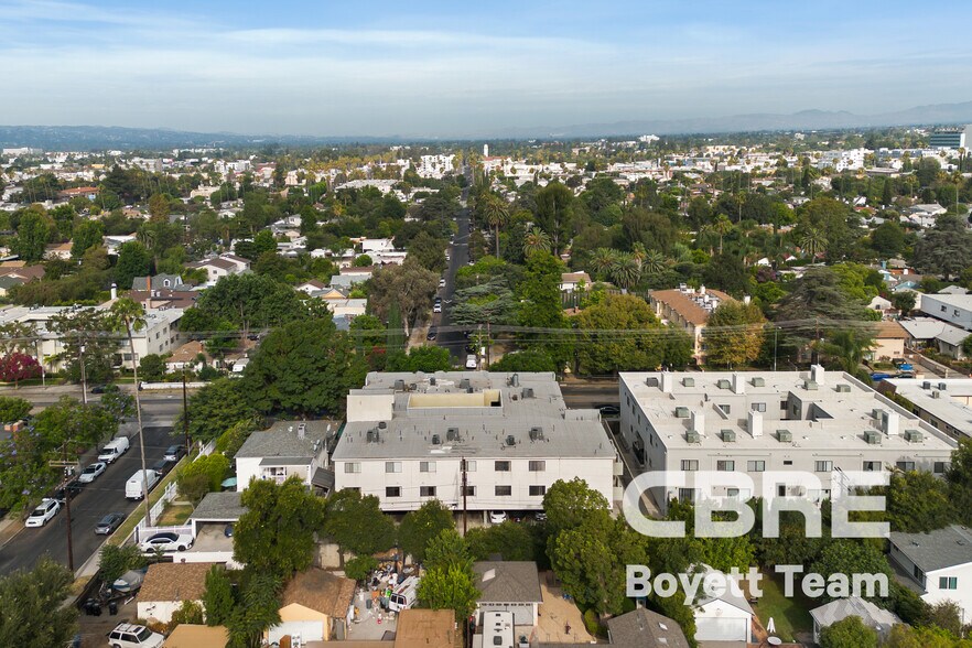 More Photos Of 6590 Hazeltine Ave, Van Nuys Apartments For Sale