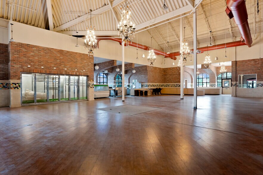 More Photos Of 5869 S Alkire St, Littleton Freestanding For Lease