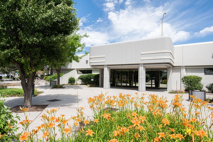 More Photos Of 8475 S Sandy Pky, Sandy Office For Sale