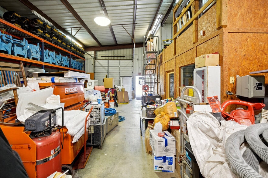 More Photos Of 1309 Illinois Ave, South Houston Warehouse For Sale