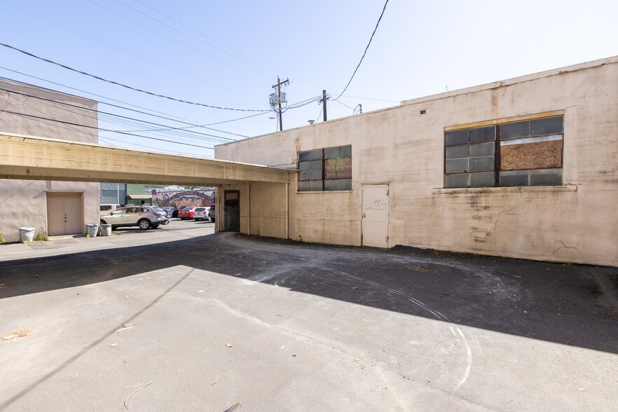 More Photos Of 412 Washington St, The Dalles Freestanding For Sale