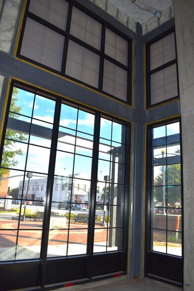 More Photos Of 1300 Front Ave, Columbus Apartments For Lease