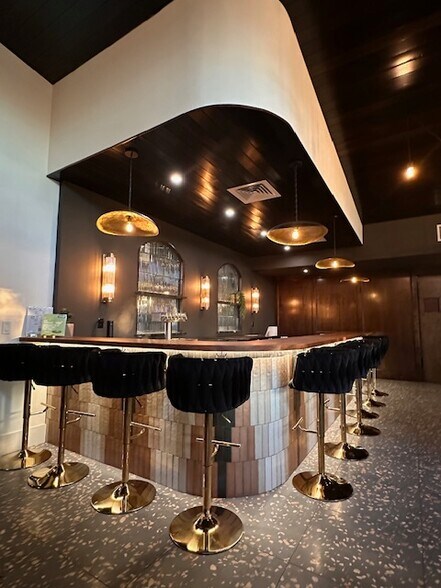 Primary Photo Of 3600 Bell Springs Rd, Dripping Springs Hotel For Lease