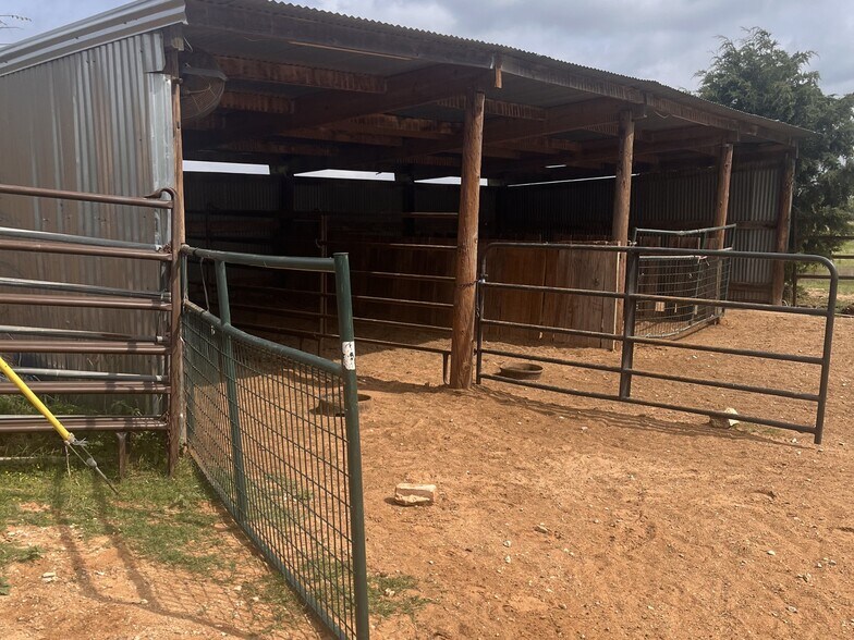 More Photos Of 2548 County Road 2690, Alvord Land For Sale