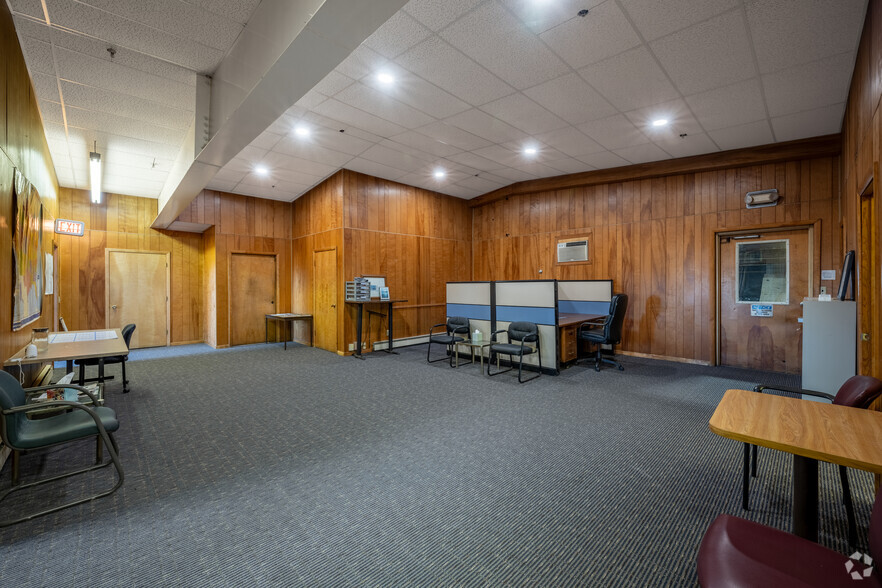 More Photos Of 236 S 2nd St, Butternut Distribution For Sale