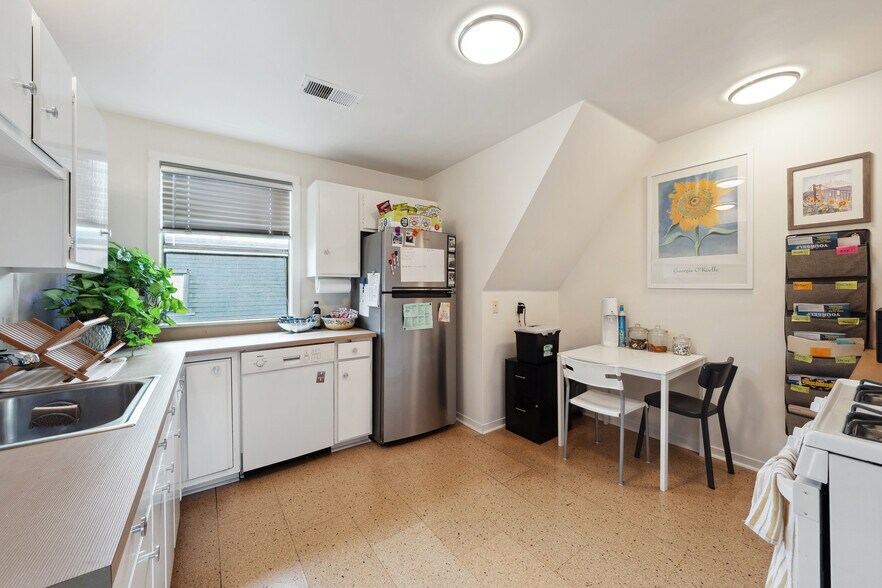 More Photos Of 1010 Grayson St, Berkeley Office Residential For Sale