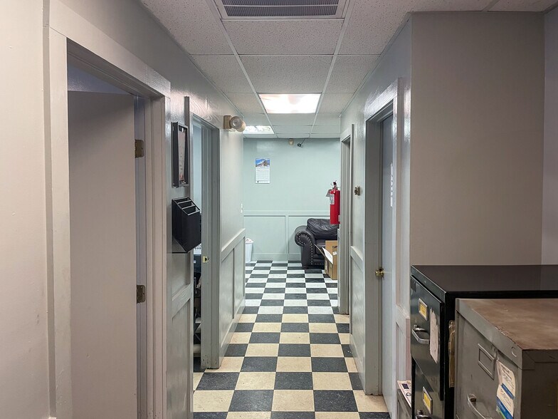 More Photos Of 2423 Homestead Rd, Bowman Warehouse For Sale