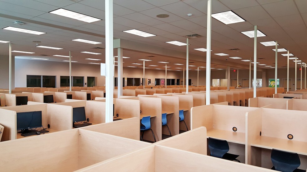 More Photos Of 4410 N Shadeland Ave, Indianapolis Office For Lease