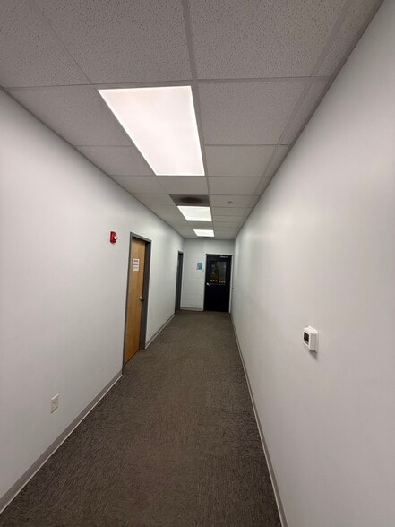 More Photos Of 2402 E Empire St, Bloomington Distribution For Sale