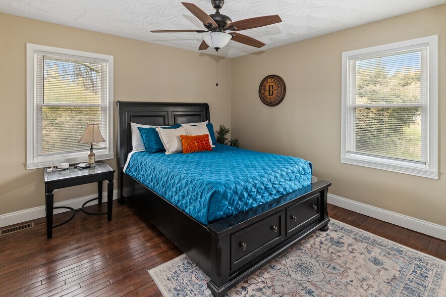 More Photos Of 3625 New Shepherdsville Rd, Bardstown Flex For Sale