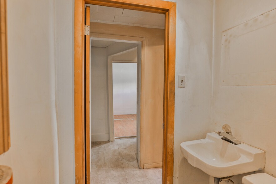 More Photos Of 512 San Juan St, Trinidad Flex For Sale