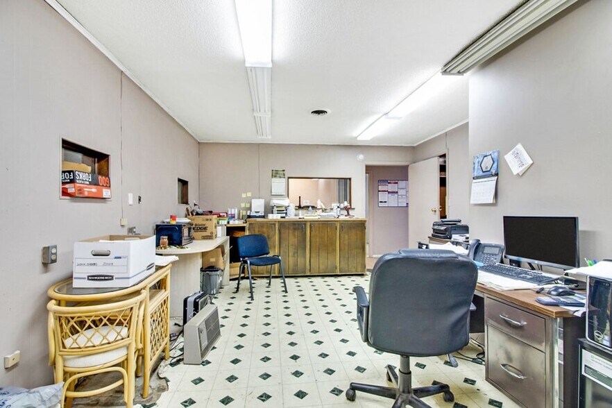 More Photos Of 3832 Main St, Pikeville Auto Dealership For Sale