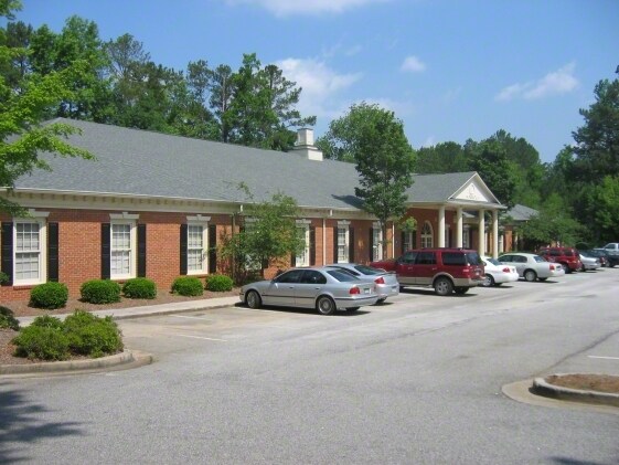 More Photos Of 110 Habersham Dr, Fayetteville Office For Lease