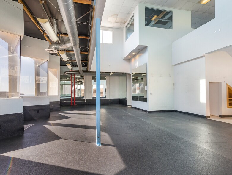 More Photos Of 4005 Highland Ave, Manhattan Beach Storefront Retail Office For Sale