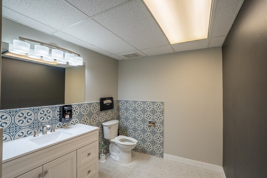 More Photos Of 3403 W 7th Ave, Eugene Manufacturing For Lease