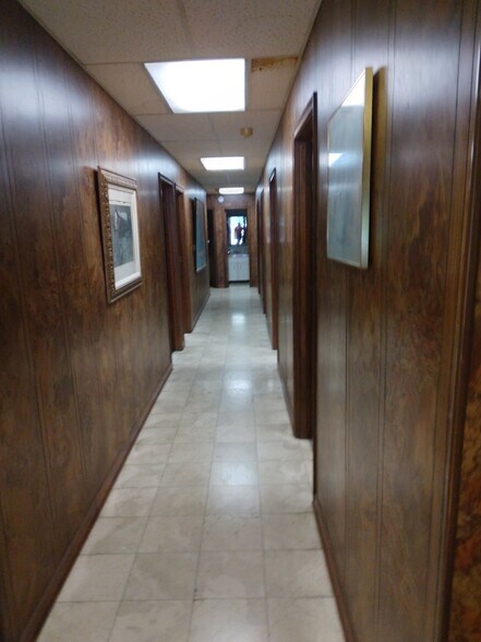 More Photos Of 13424 Hempstead Hwy, Houston Warehouse For Sale