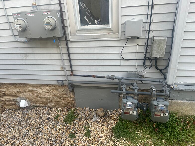 More Photos Of 142 W Main St, Windsor Apartments For Sale