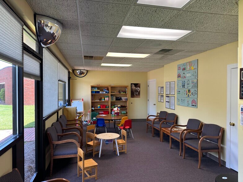 More Photos Of 2303 Executive Cir, Greenville Medical For Sale