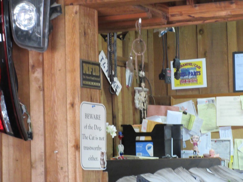 More Photos Of 2211 State Highway 69 S, Greenville Auto Repair For Lease