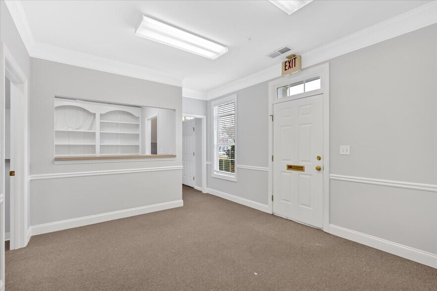 More Photos Of 707 Whitlock Ave SW, Marietta Medical For Sale