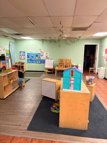 More Photos Of 110-112 SE Creek Ave, Bartlesville Daycare Center For Sale