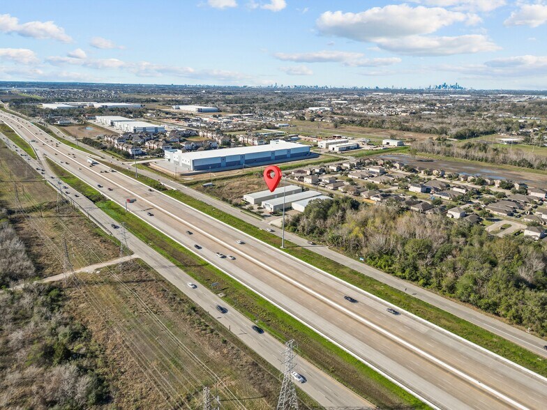 More Photos Of 8051 S Sam Houston Pky, Houston Warehouse For Lease