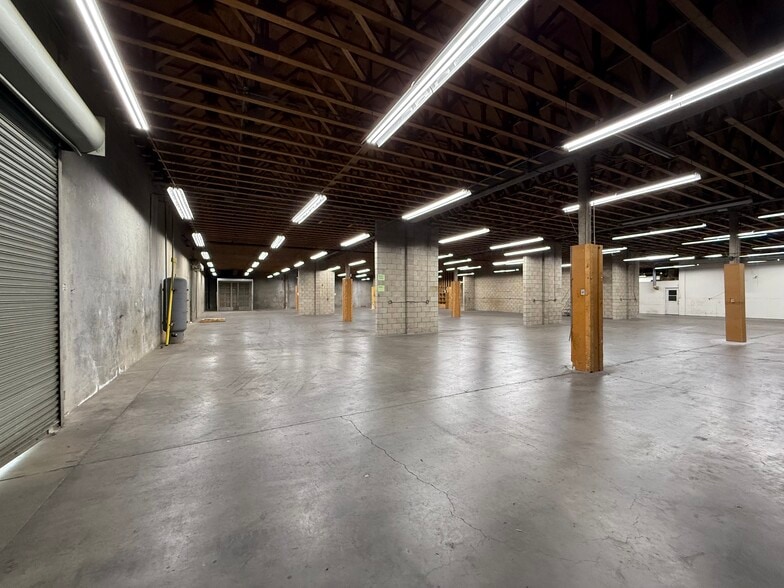 More Photos Of 2280 E Curry St, Long Beach Manufacturing For Lease