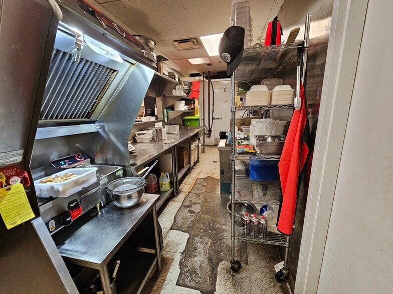 More Photos Of 3 Carlton St, Toronto Apartments For Lease