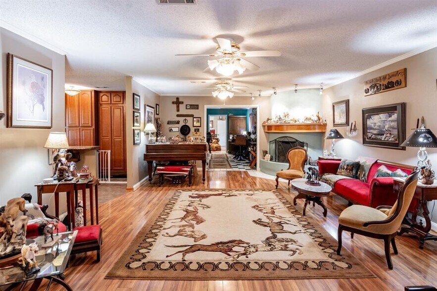 More Photos Of 30729 Mcguinness Dr, Spring Office For Sale